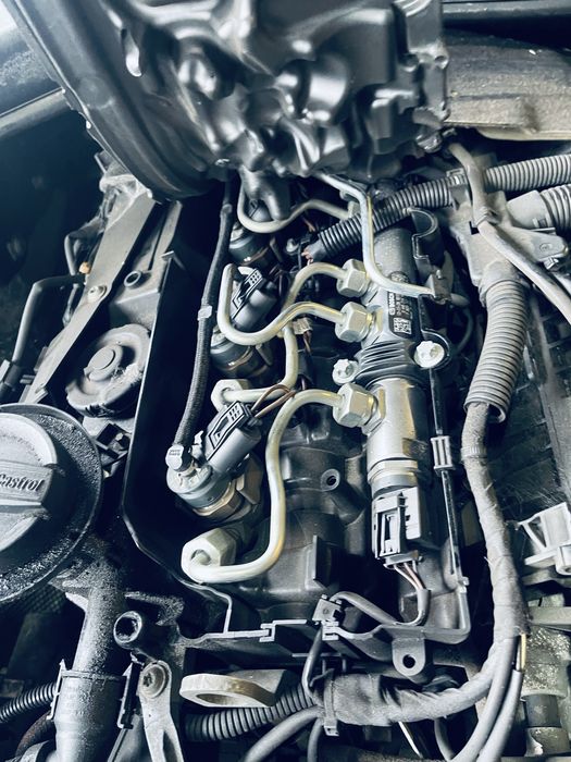 Dezmembrez bmw f30 nu mai e dispobila capota