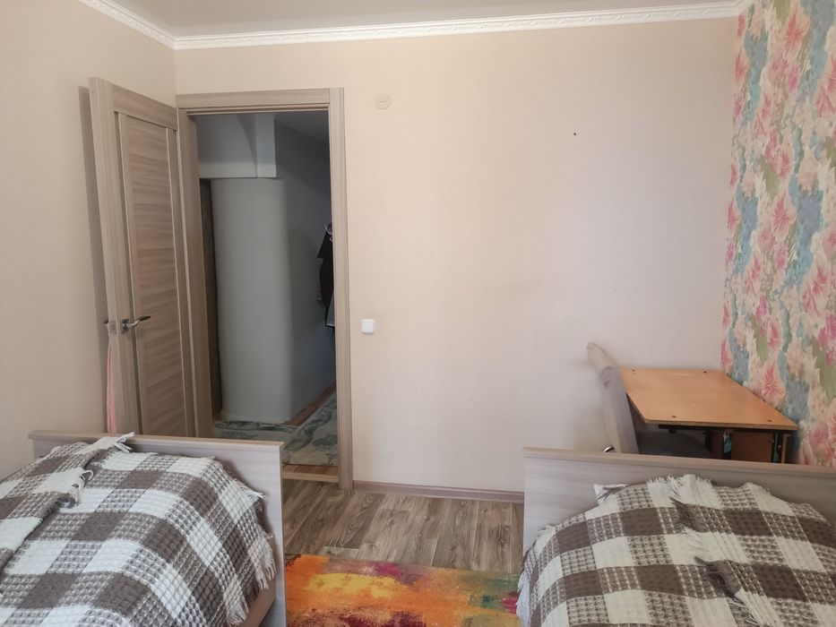 Продам квартиру трехкомнатную