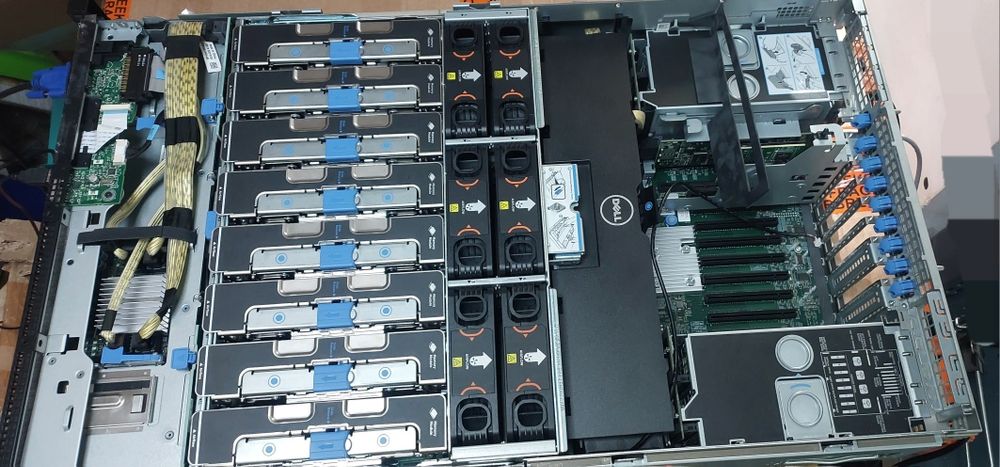 Server AI/ML/GPU Dell 4U PE R930 88Core/172Th 9.9Tb 4400W +Rails 32Gb Ram