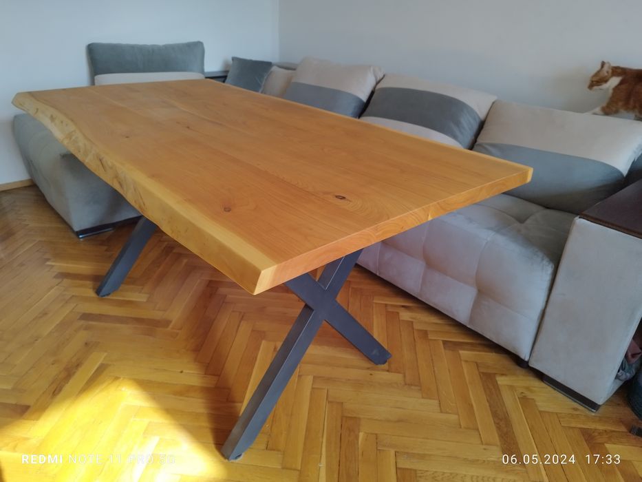 Трапезна маса от череша