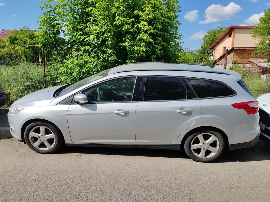 Dezmembrez Ford focus mk3 benzina 1.6