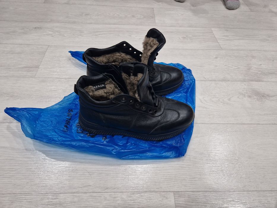 Продам ботинку кроссы