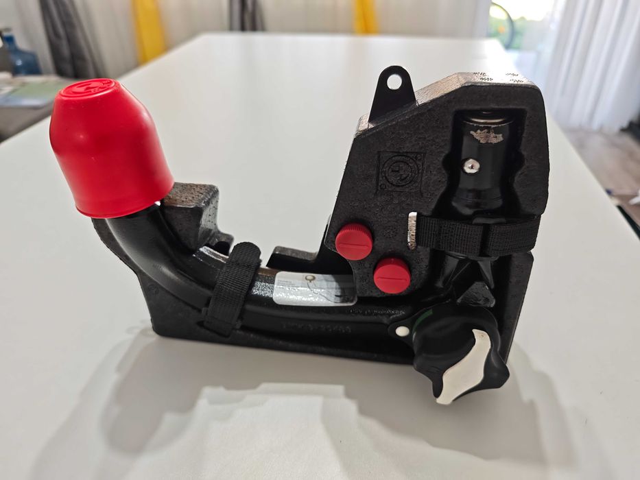 Carlig remorcare BMW X1 E84 Seria 1 E87 Seria 3 E90 Oris detasabil-NOU