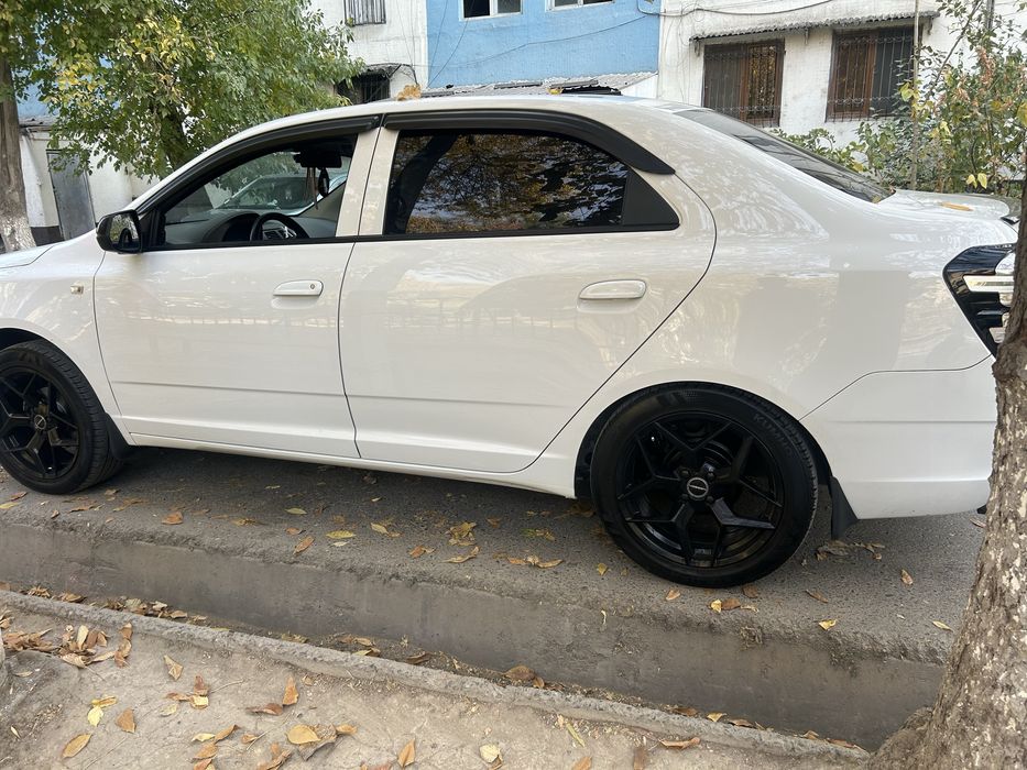 Диски R 17 с резиной  Kumho 215/50