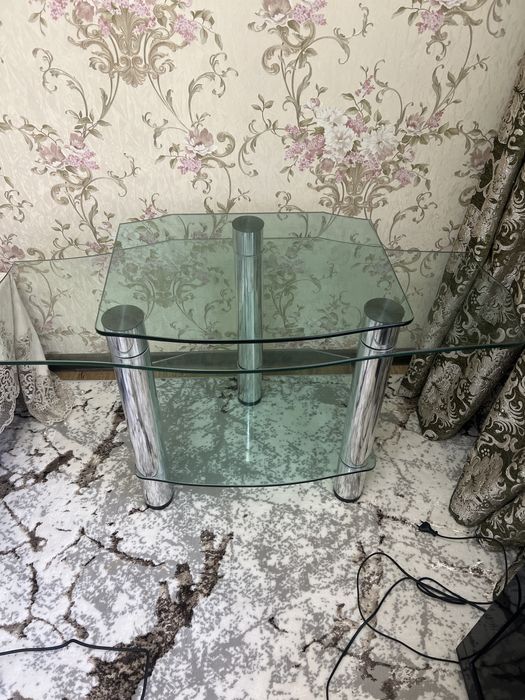 Стеклянная тумба