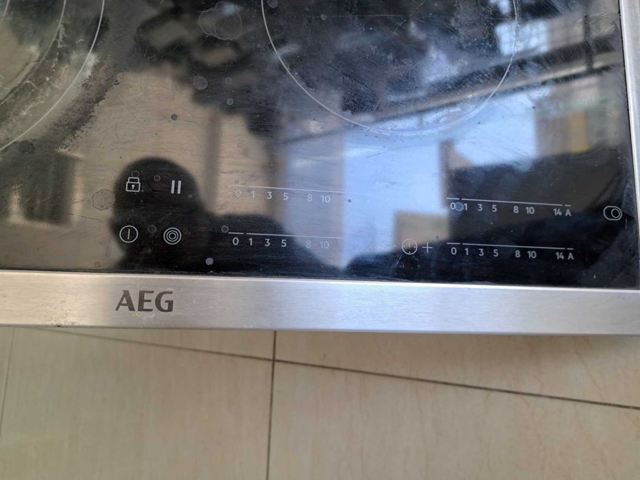 Плот за вграждане AEG за части HK365407XB