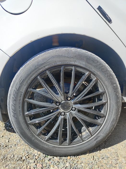 Diska R17 BLACK PIANO + balon bonus ancha yurib beradi