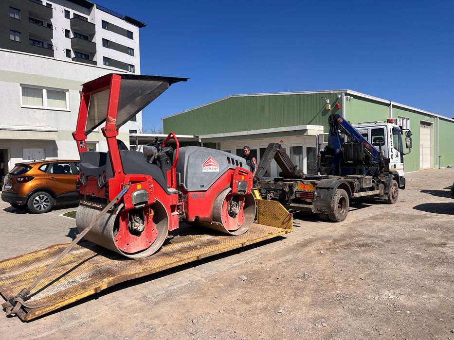 Transport macara cu platforma si container moloz
