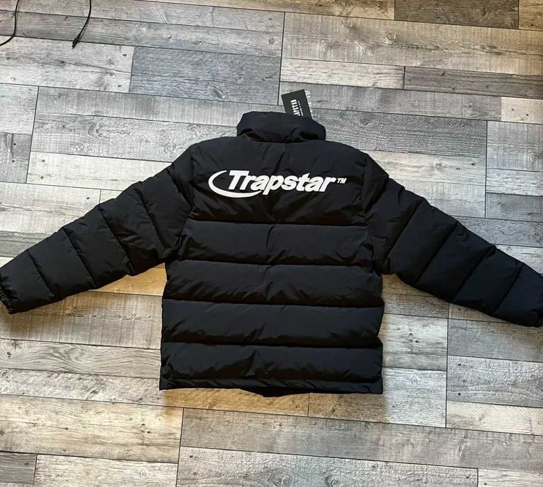 Geaca Trapstar Hyperdrive Neagra cu alb Central Cee Noua