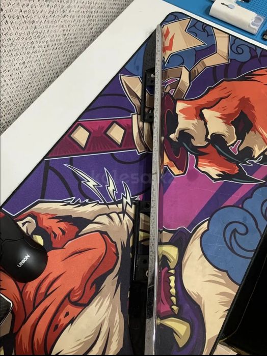 Молдинги багажник W124