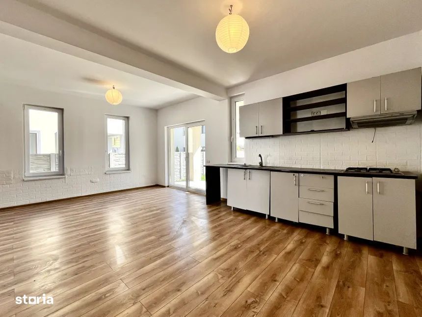 Casă de închiriat 5 camere + 5 băi + 3 balcoane + terasă 800€/luna