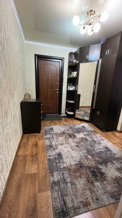 Продам 2-комн квартиру (ленинградка)