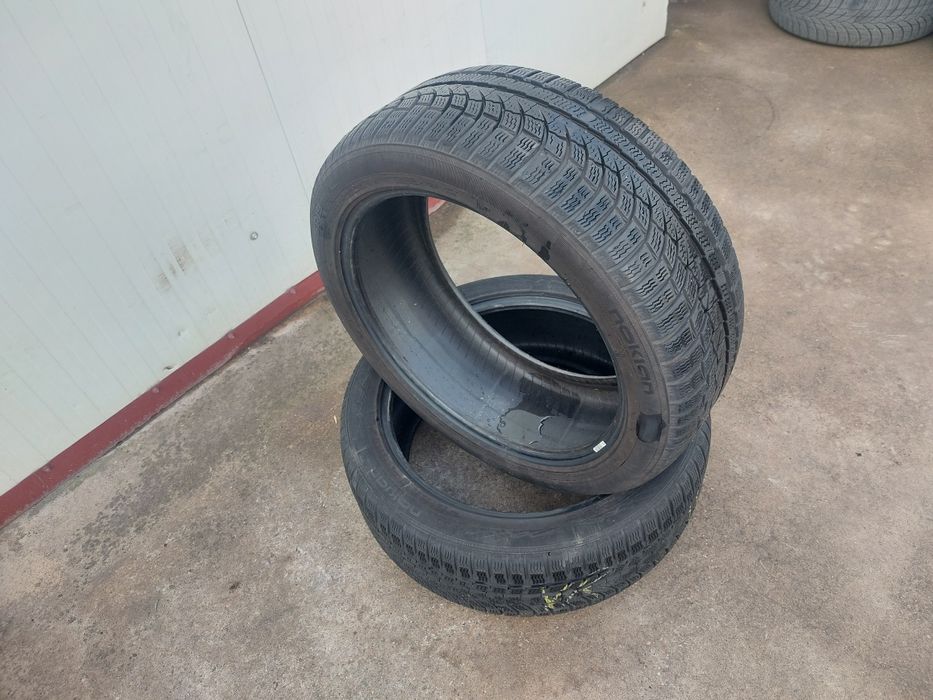 150 lei bucata! Doua anvelope M+S/IARNA 235 45 19 Nokian