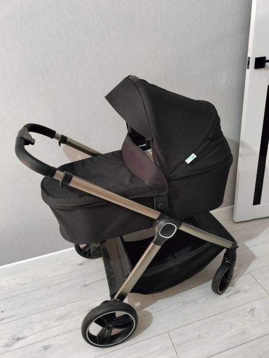 Продается детская коляска 2в1