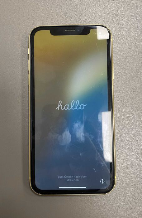 IPhone XR 64GB + Case