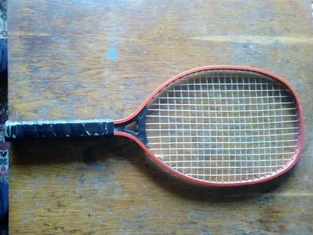 Продам ракетку для тенниса хорошую недорого