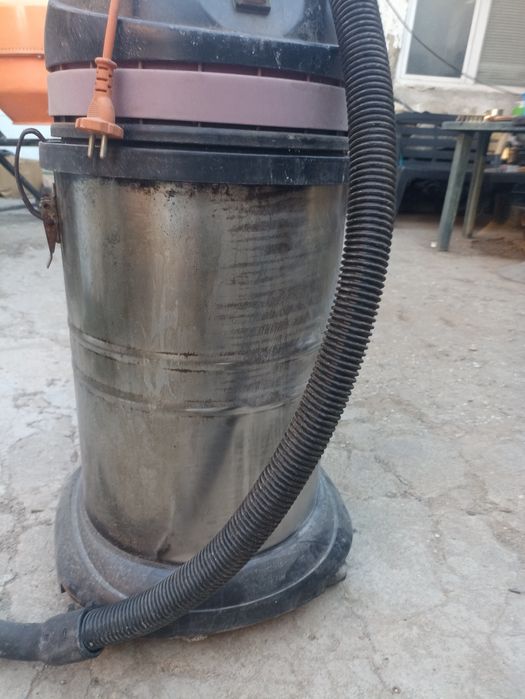 Професионална прахосмукачка Viper LSU135-EU 35L - мокро и сухо 1000W - работеща