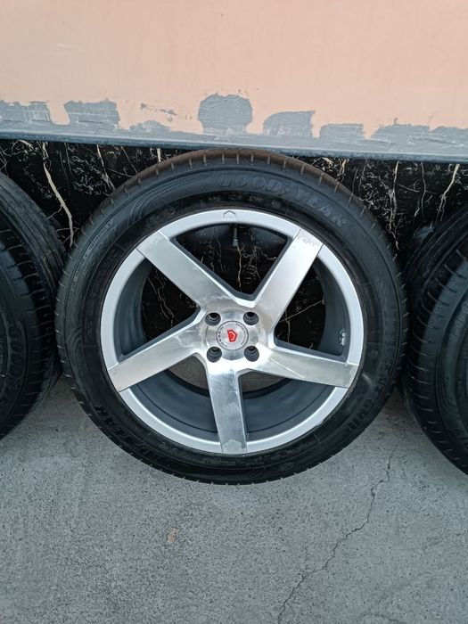 Vossen Diska Balon 5 Tali Holati Yaxshi 215 55 R17