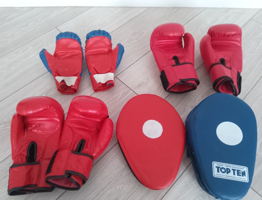 Перчатки продам разные.