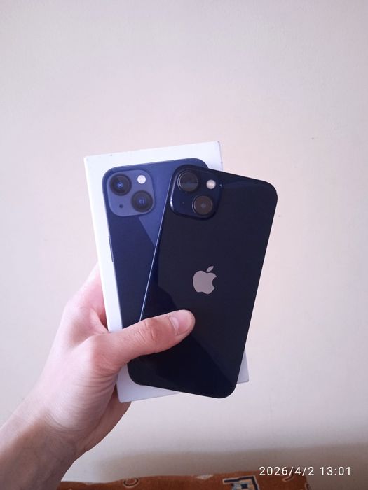 iPhone 13 dark blue