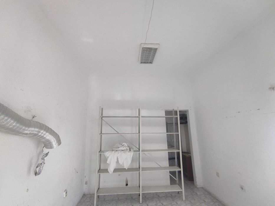 Дава се под наем Промишлена сграда в к.к. Златни пясъци - 52 кв.м за 255 € - Снимка #12