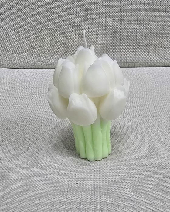 Свещи от восък, рязлични цветове и аромати