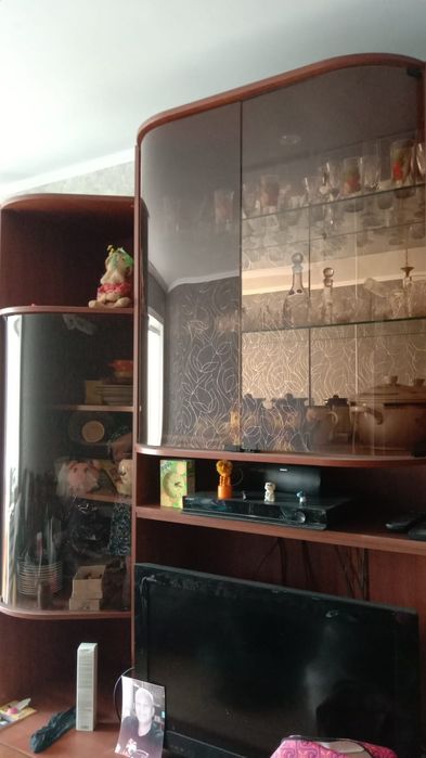 Продам мебельную стенку.