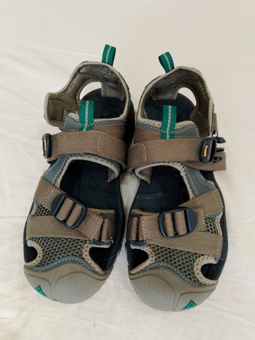 Сандали новые, размер 40