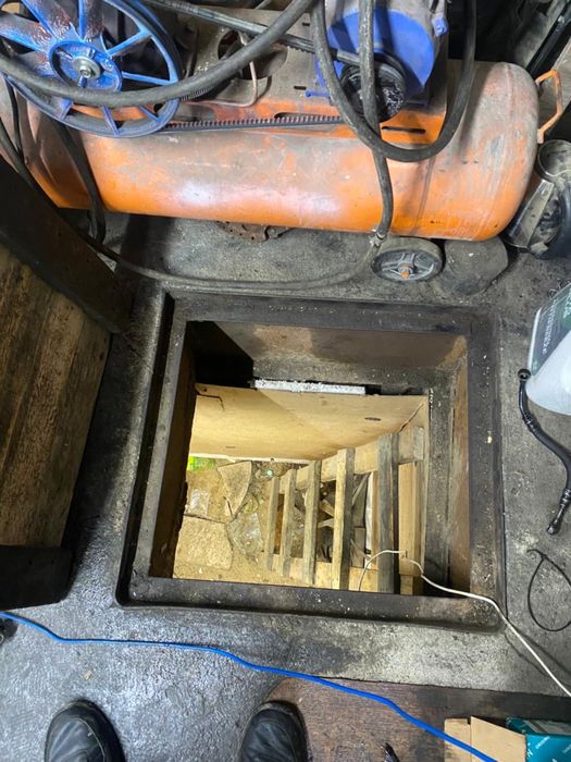 Продам гараж мкр водник с подвалам