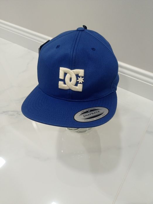 Лот от зимни шапки