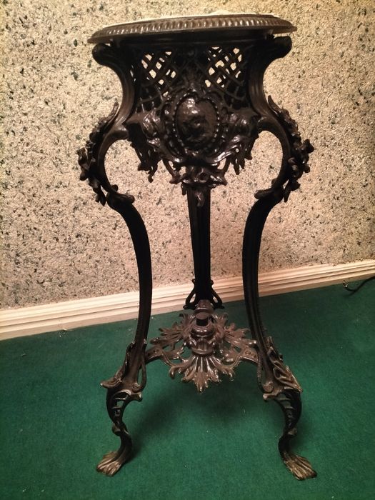 Подставка для цветов винтажная металлическая