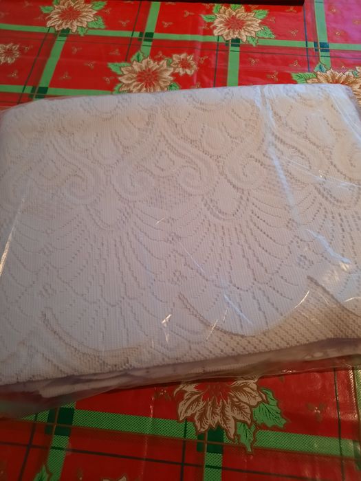 Deosebita fata alba  de masa