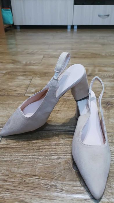 Елегантни дамски обувки