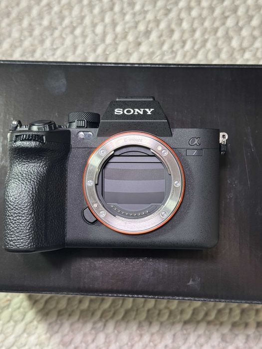 Sony A7IV с гаранция до 09.2027 на 2700 сработвания