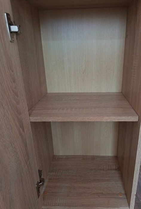Birou cu bibliotecă inclusă și rafturi, ideal pentru elevi / studenți