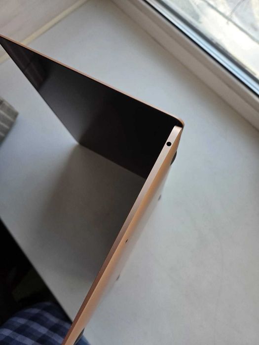 Продам Macbook Air 2020/ 256gb, intel i3, 8gb