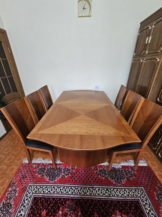 Деревянный стол и стулья комплект