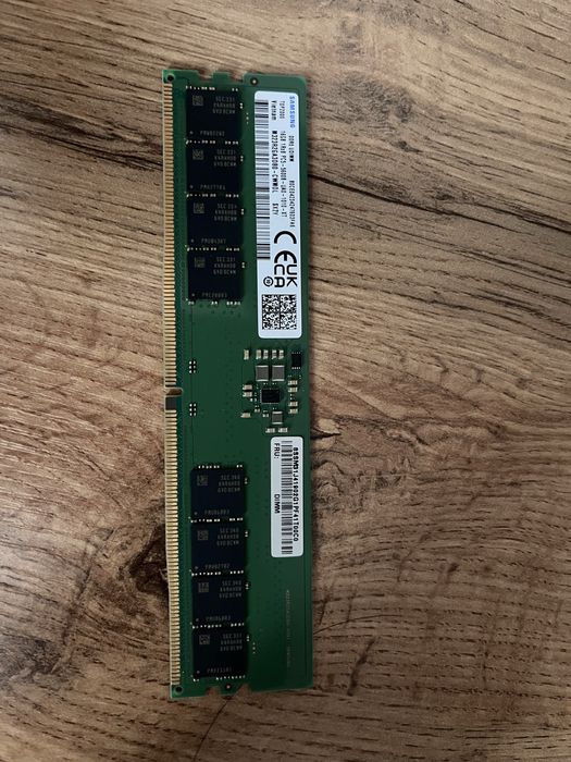 Продам оперативную память Samsung DDR5 16GB 4800MHz (PC5-4800B).