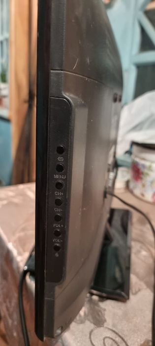 Продам телевизор маленький