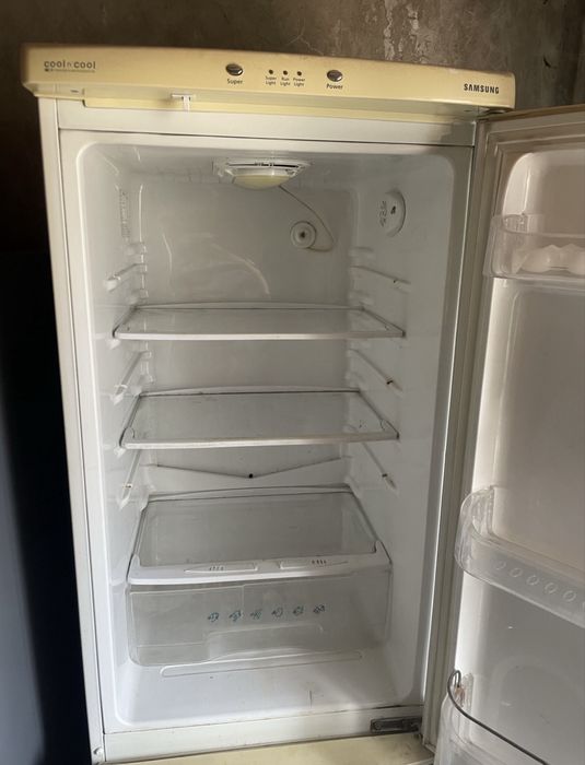 Холодильник SAMSUNG