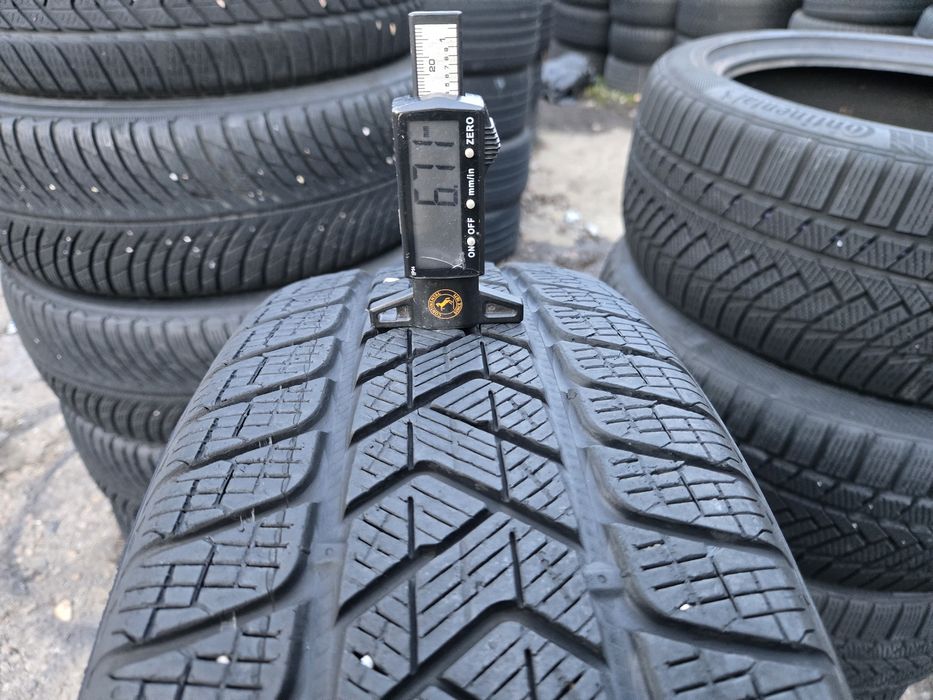 4бр. 215 65 17 Pirelli зимни.