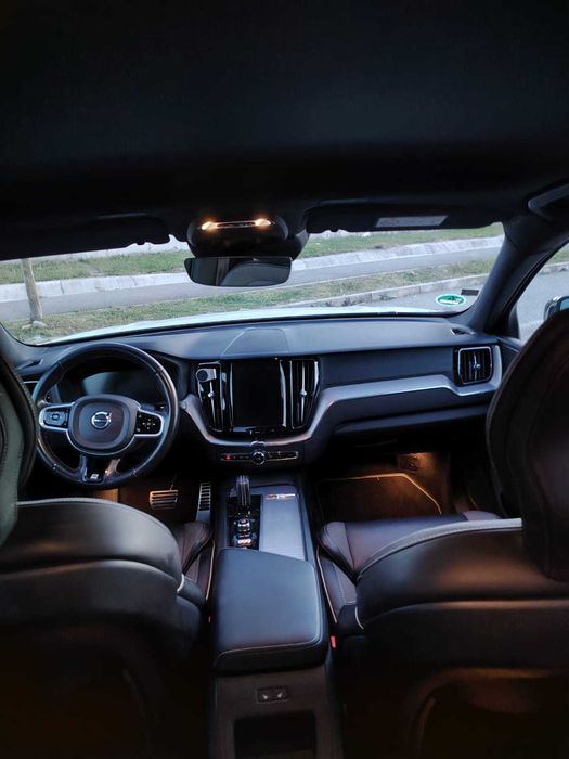 Vand Volvo XC60, an fab. 2020, R designe