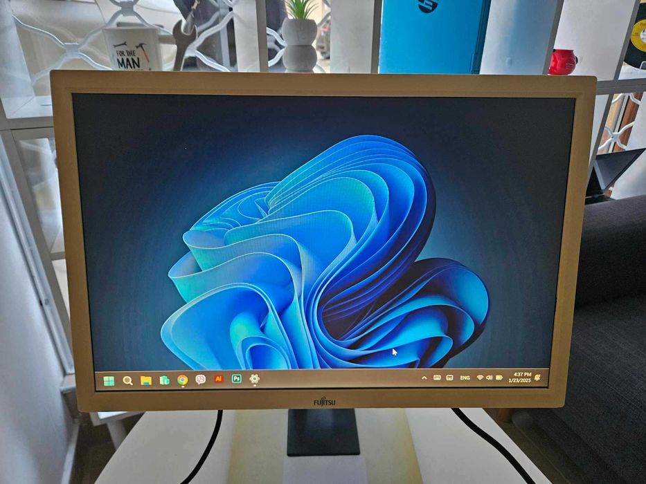 Монитор Fujitsu B22W-5 ECO 22" инча + кабели