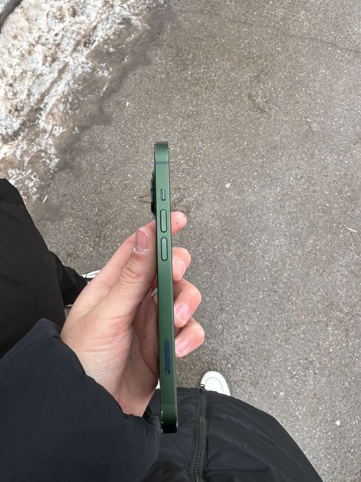 Айфон 13 в хорошем состоянии