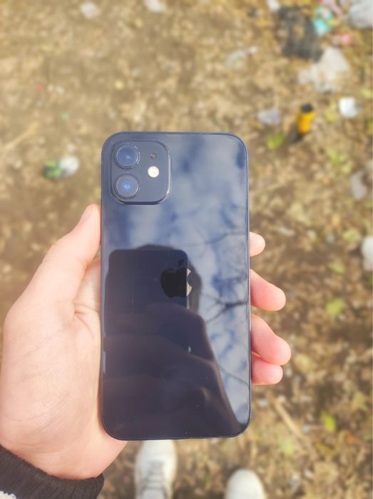 iphone 12. 128гигобайтов