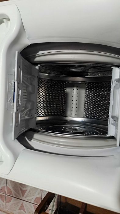 Vand masina de spalat rufe Electrolux cu incarcare verticala
