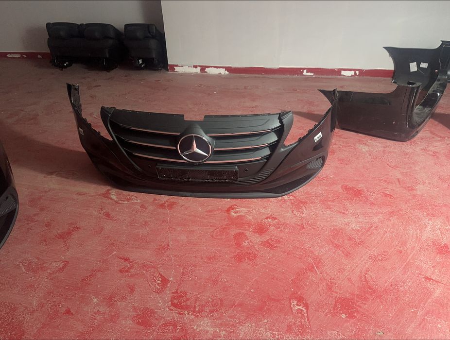 Капак, предна броня, седалки и други части за Mercedes V-Class!