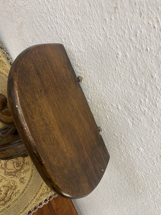 Дървена поставка за стена от орех