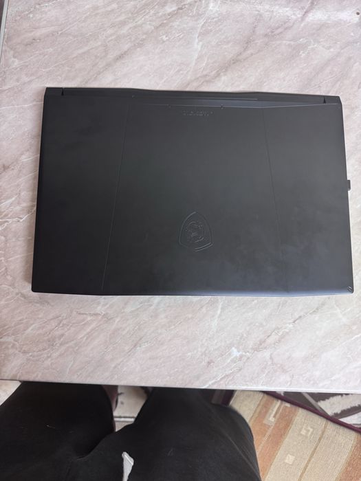 Laptop MSI katana 17 B13V