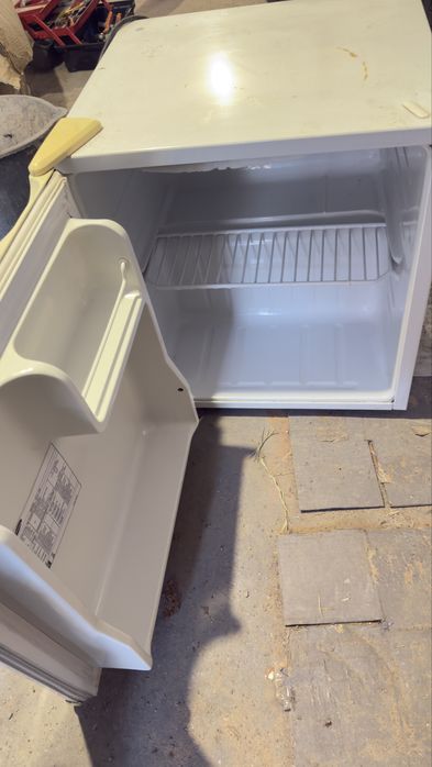 Маленькие холодильник б/у